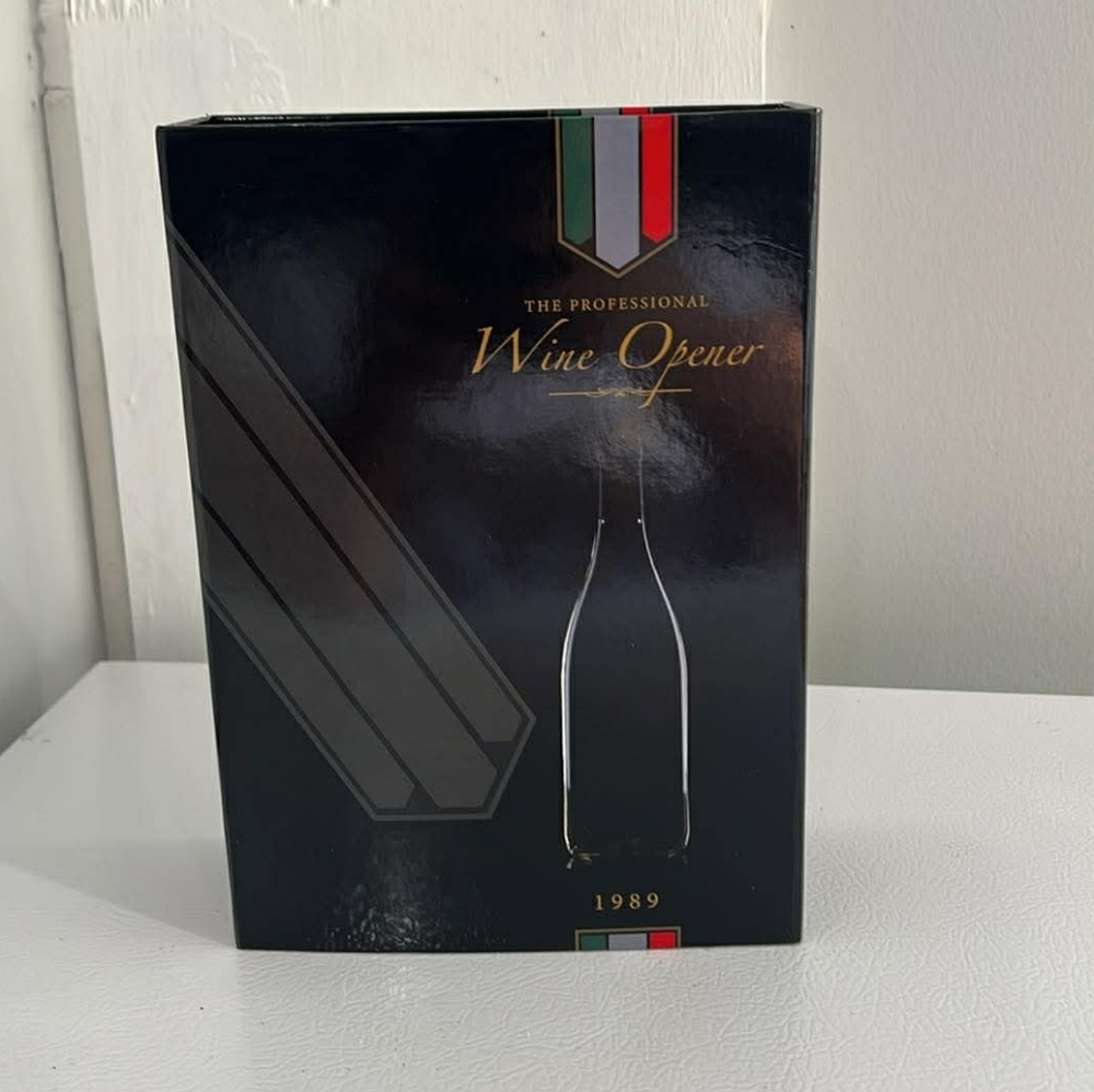 1989 The Professional Wine Opener  Elegant Black Wine Opener Set